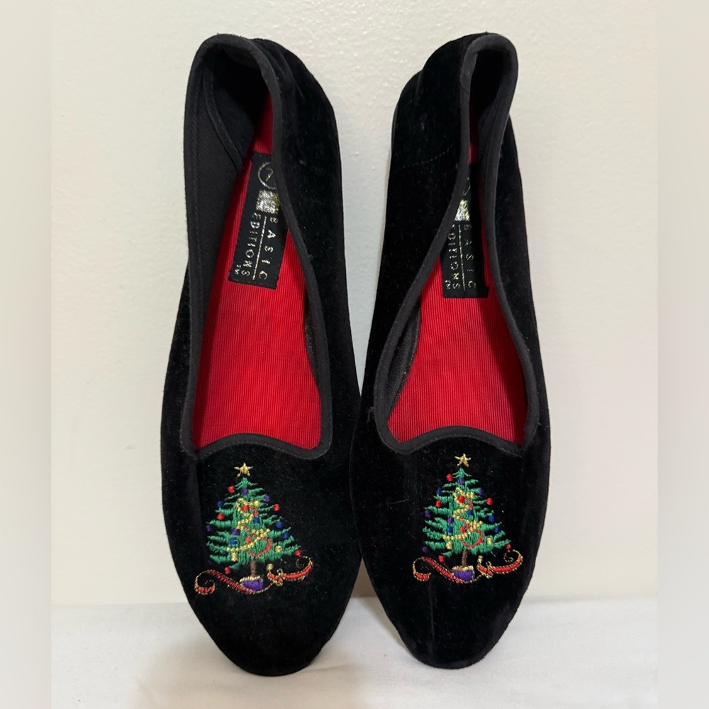 Vintage Basic Editions Christmas tree black ballet flat in size 7.5